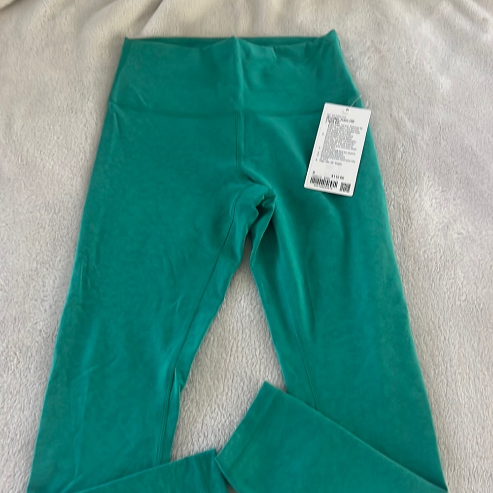 NWT lululemon wundertrain HR size 8